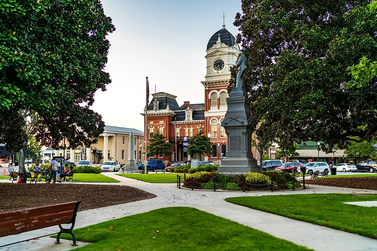 The beautiful courthouse square in Covington, Georgia. Image credit: Georges_Creations / Shutterstock.com.