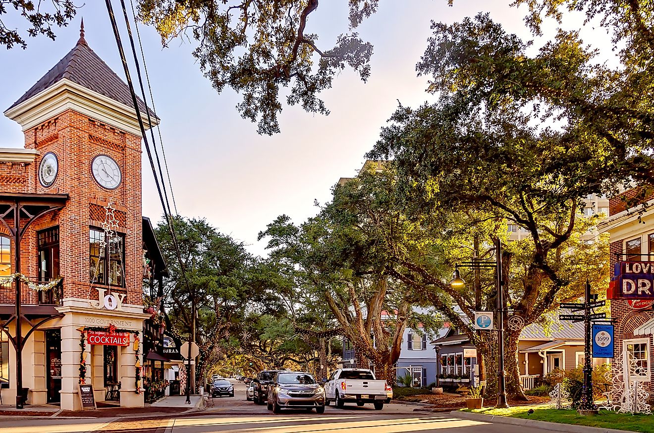 Shops line Washington Avenue in Ocean Springs, Mississippi. Image credit: Carmen K. Sisson / Shutterstock.com.